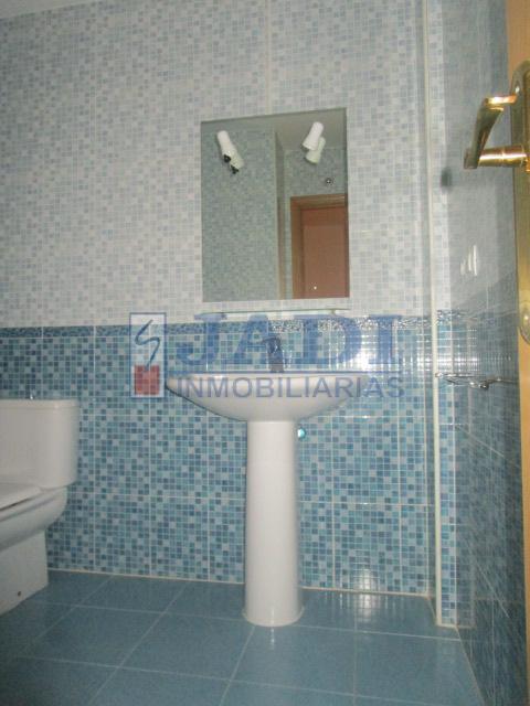For sale of flat in Valdepeñas