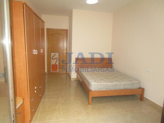 For sale of flat in Valdepeñas