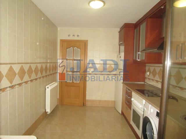 For sale of flat in Valdepeñas