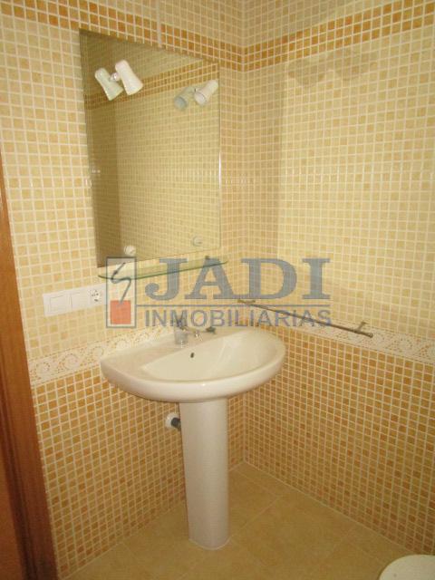 For sale of flat in Valdepeñas