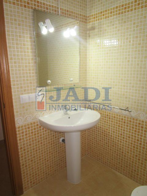 For sale of flat in Valdepeñas