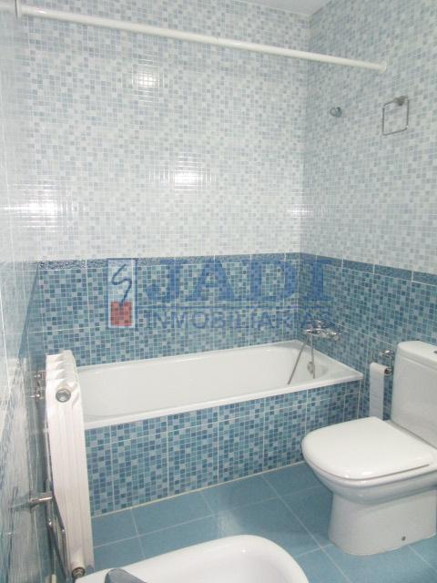 For sale of flat in Valdepeñas
