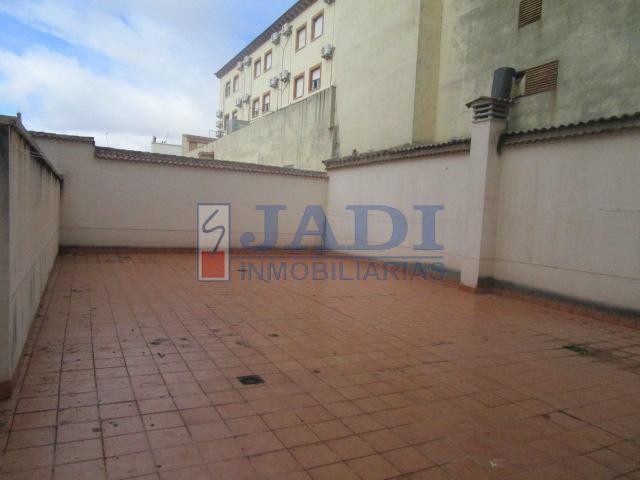 For sale of flat in Valdepeñas