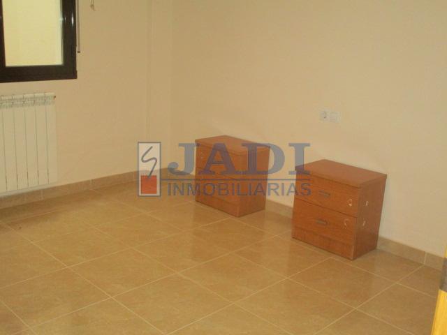 For sale of flat in Valdepeñas
