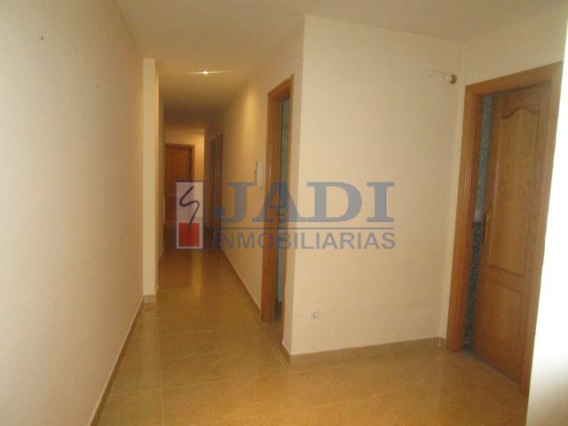 For sale of flat in Valdepeñas