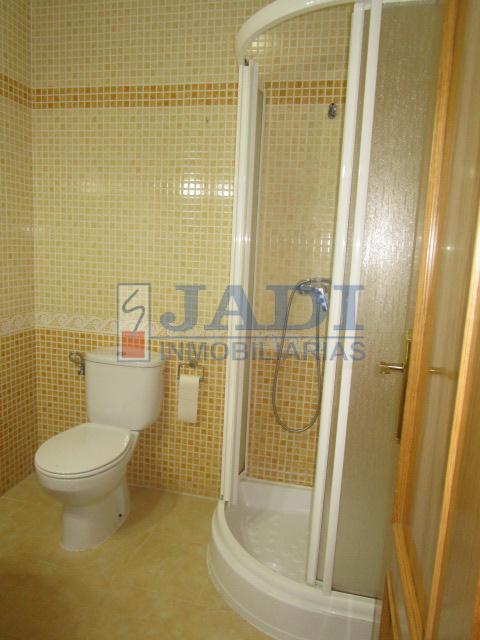 For sale of flat in Valdepeñas