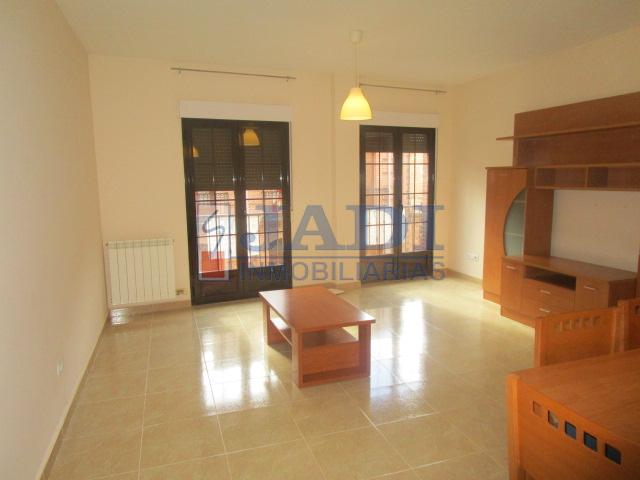 For sale of flat in Valdepeñas