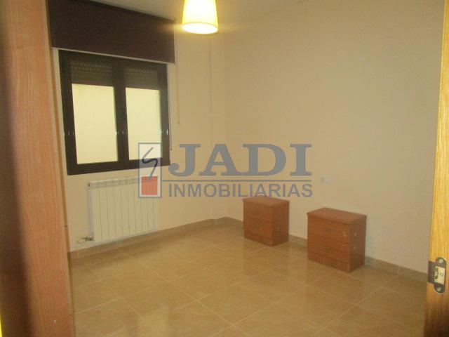 For sale of flat in Valdepeñas