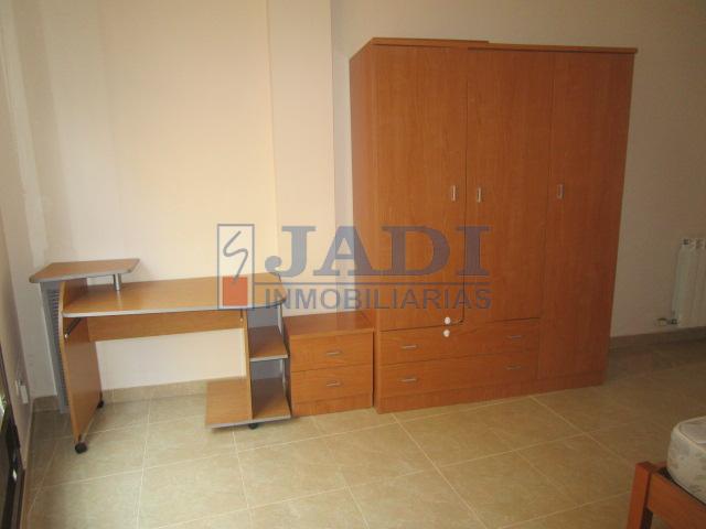 For sale of flat in Valdepeñas