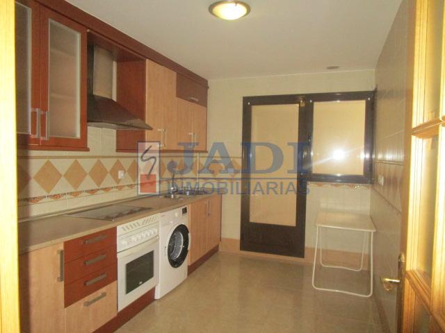 For sale of flat in Valdepeñas
