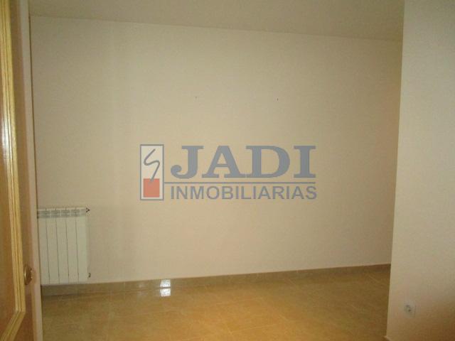 For sale of flat in Valdepeñas