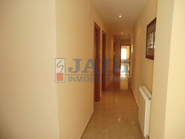 For sale of flat in Valdepeñas