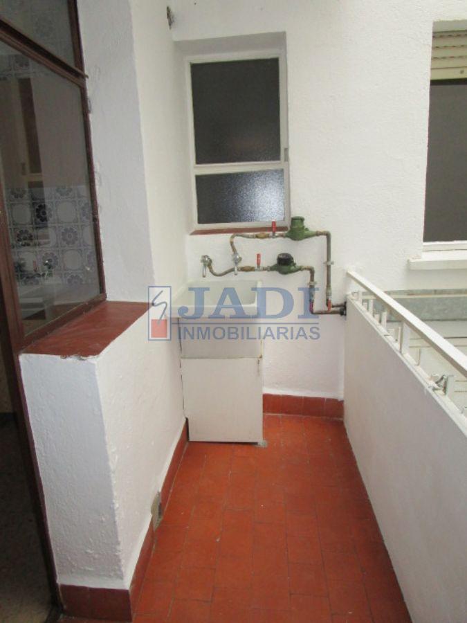 For sale of flat in Valdepeñas