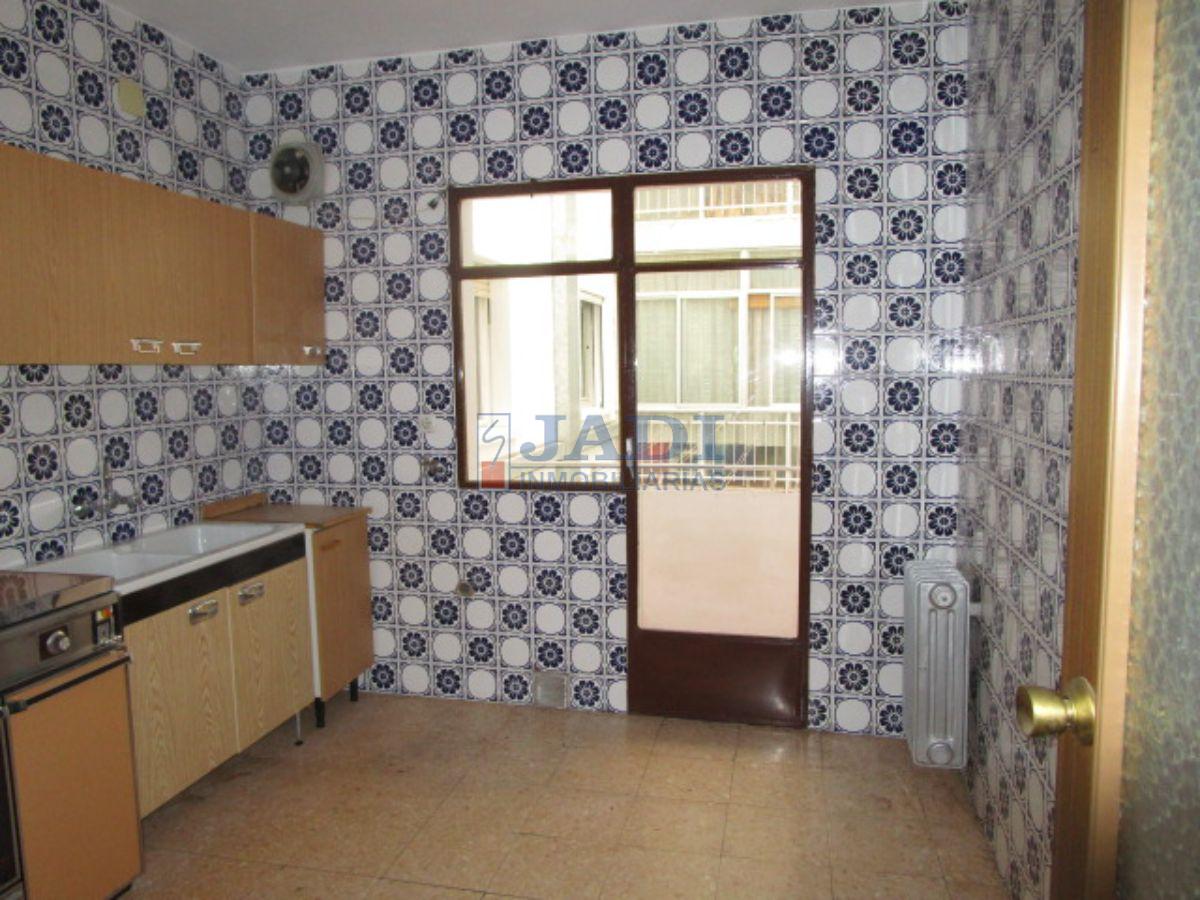 For sale of flat in Valdepeñas