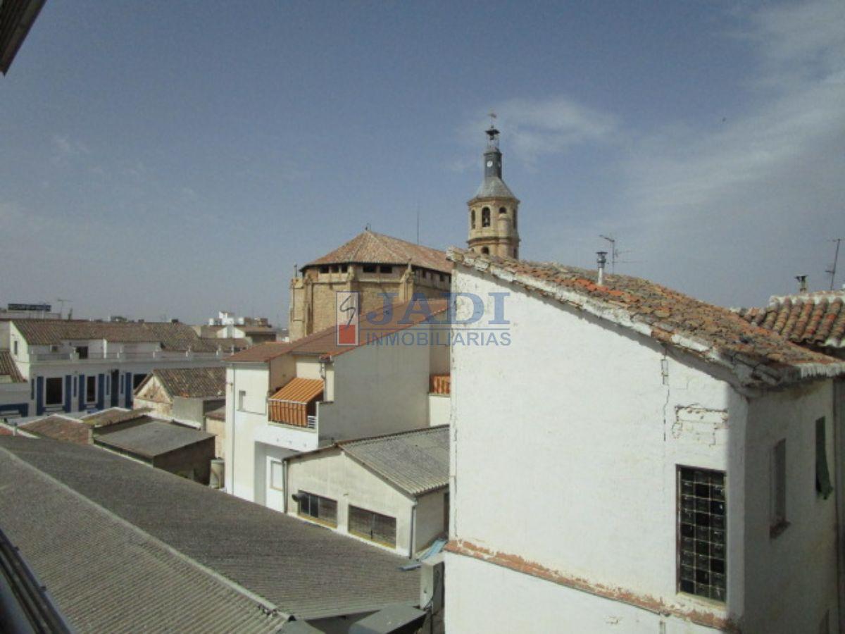 For sale of flat in Valdepeñas