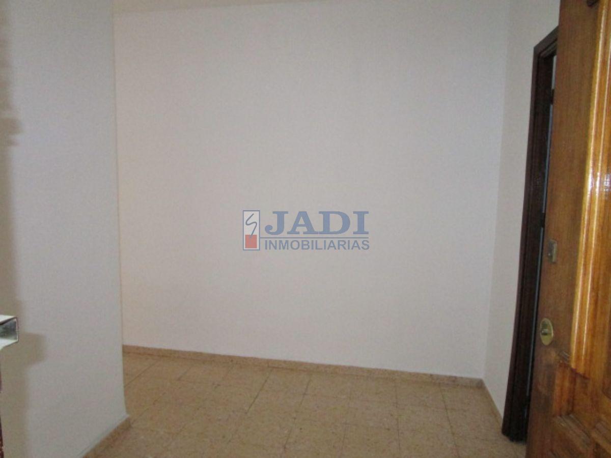 For sale of flat in Valdepeñas