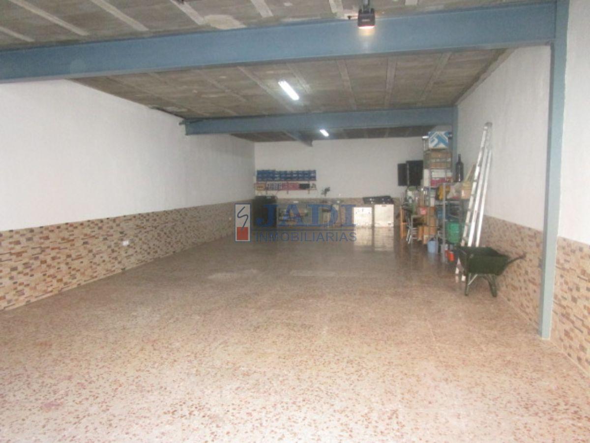 For sale of industrial plant/warehouse in Valdepeñas