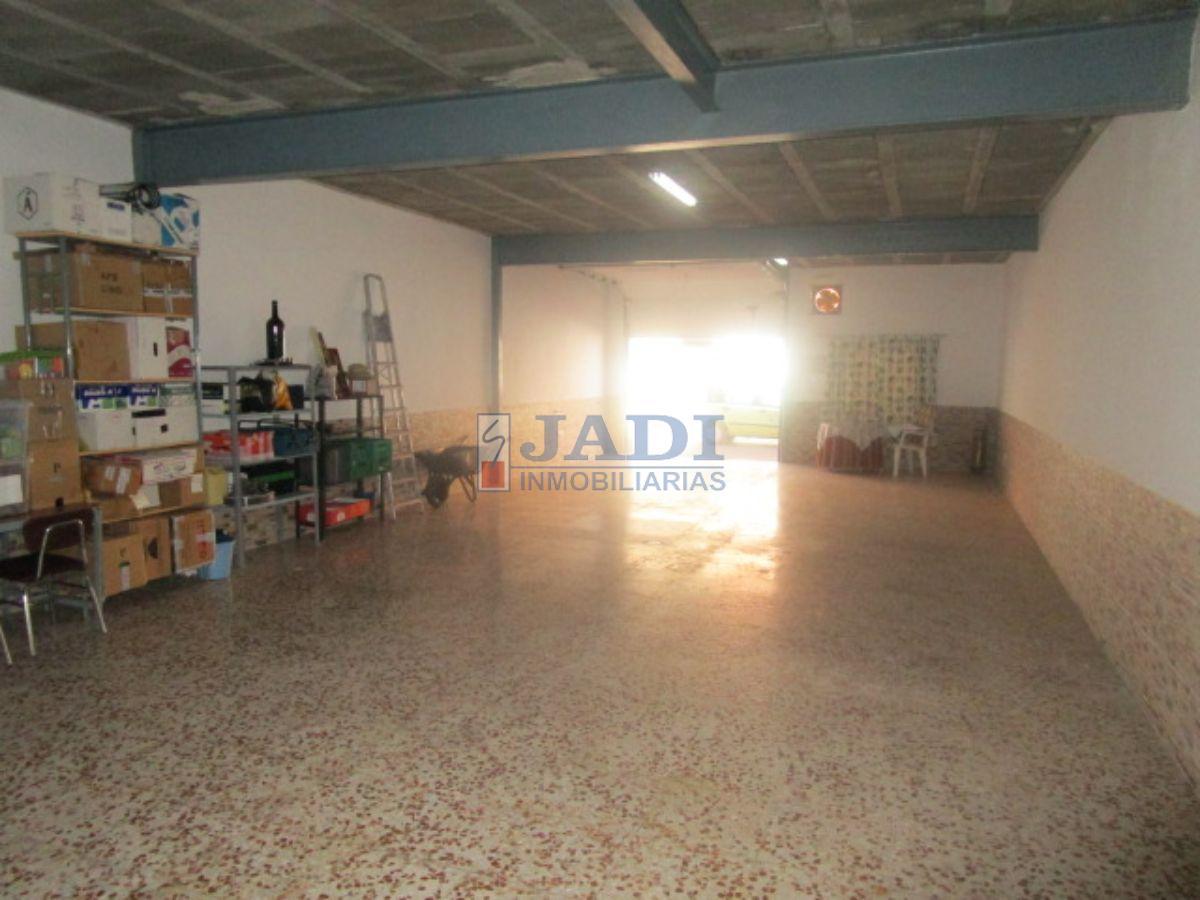 For sale of industrial plant/warehouse in Valdepeñas