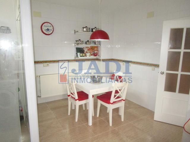 For sale of house in Valdepeñas