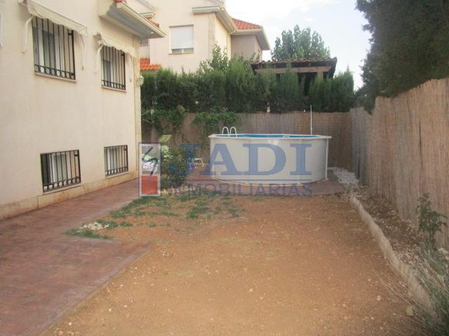 For sale of house in Valdepeñas