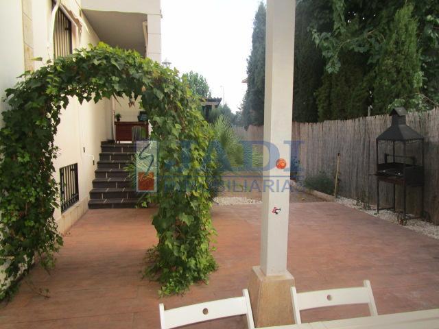 For sale of house in Valdepeñas