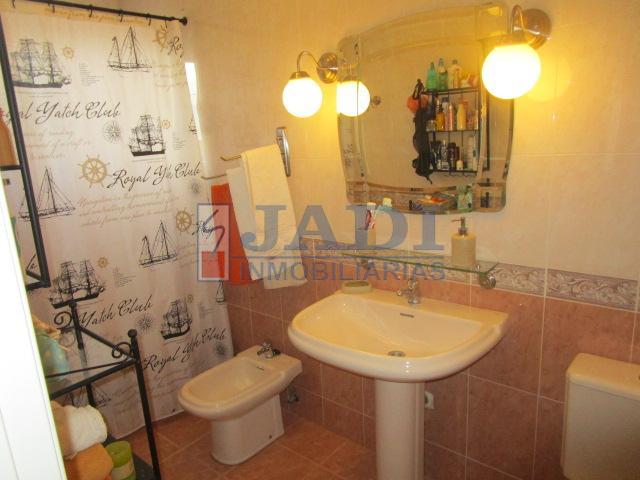 For sale of house in Valdepeñas