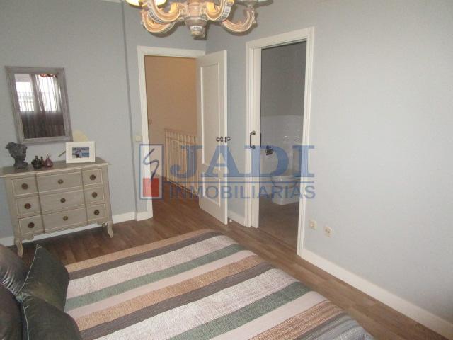 For sale of house in Valdepeñas