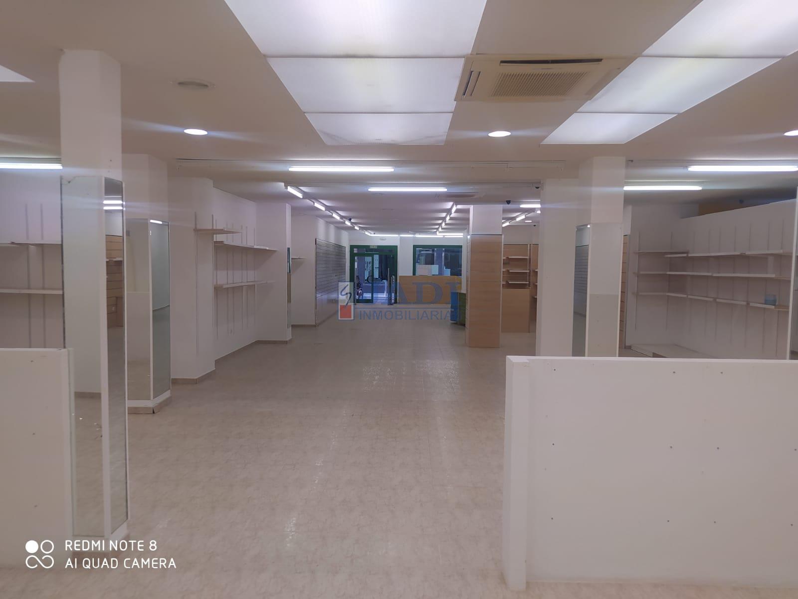 For rent of commercial in Valdepeñas