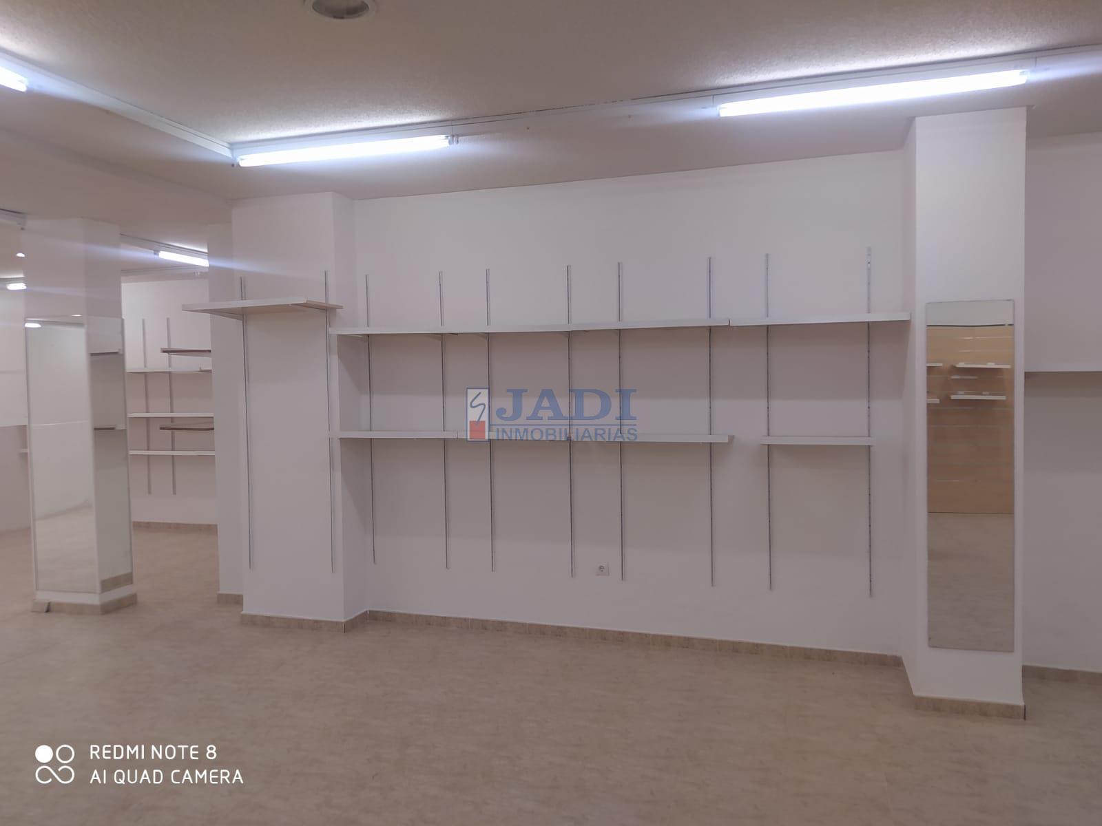 For rent of commercial in Valdepeñas