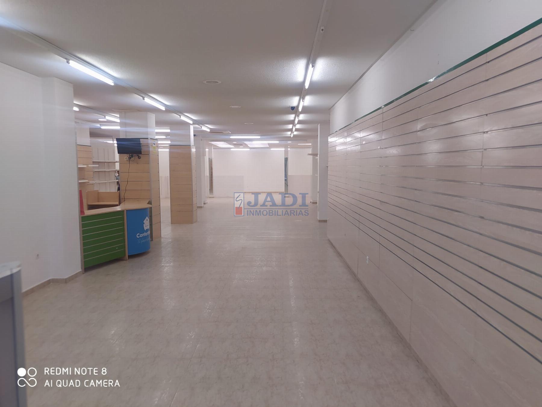 Alquiler de local comercial en Valdepeñas