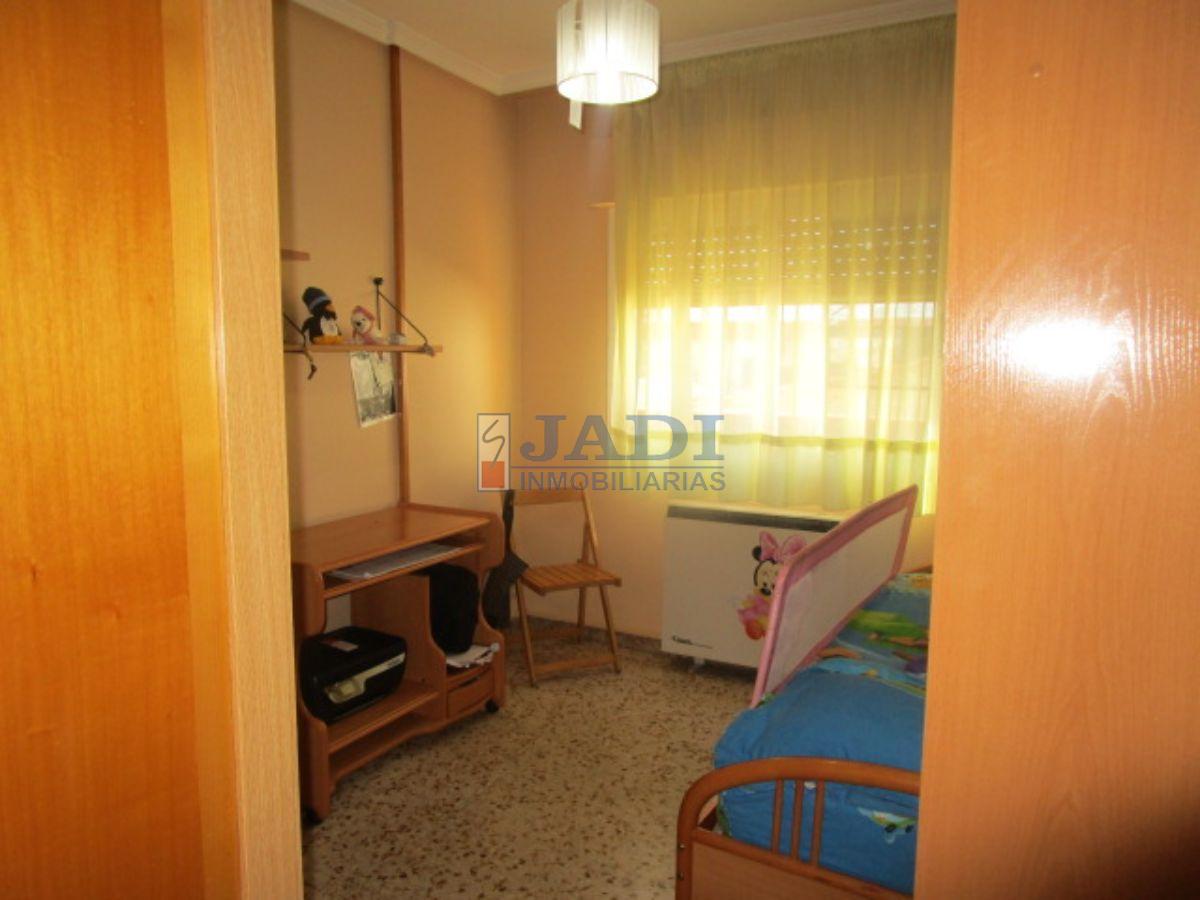 For sale of flat in Valdepeñas