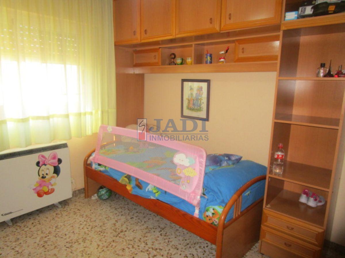 For sale of flat in Valdepeñas