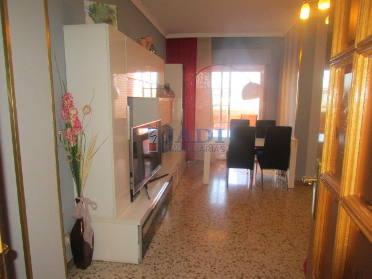 For sale of flat in Valdepeñas