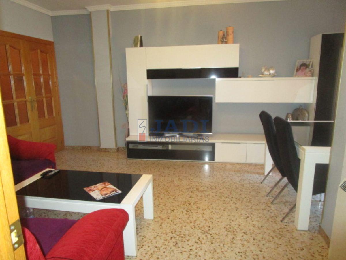 For sale of flat in Valdepeñas