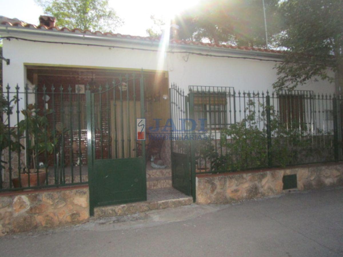 For sale of house in Valdepeñas