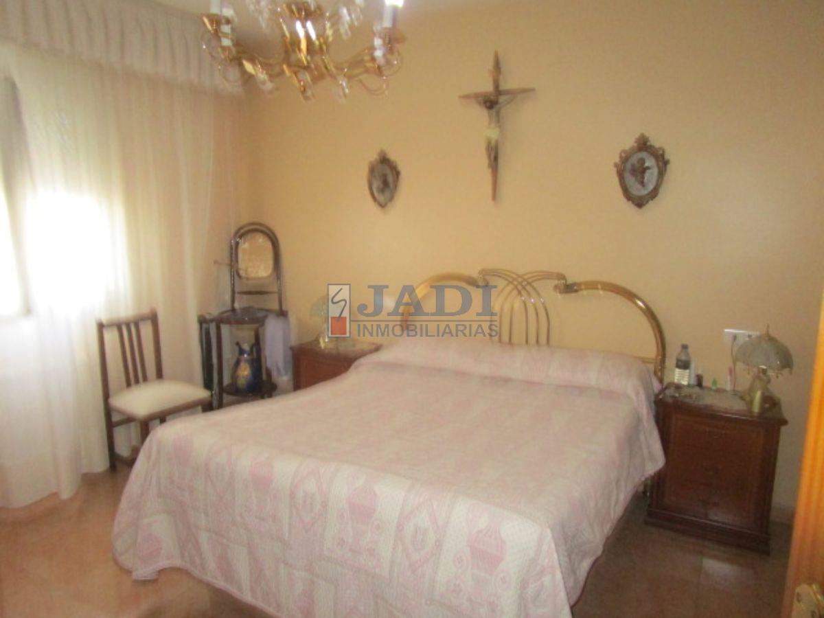 For sale of house in Valdepeñas