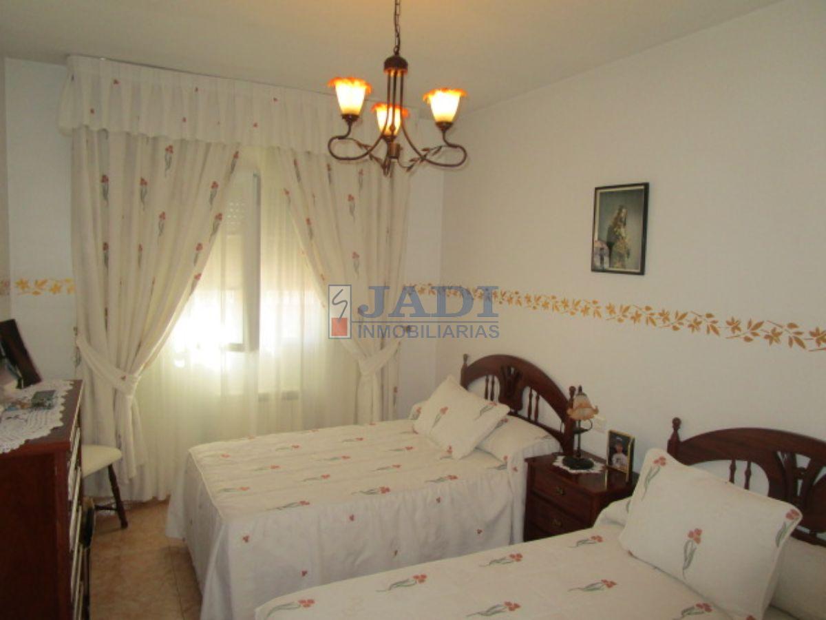 For sale of house in Valdepeñas