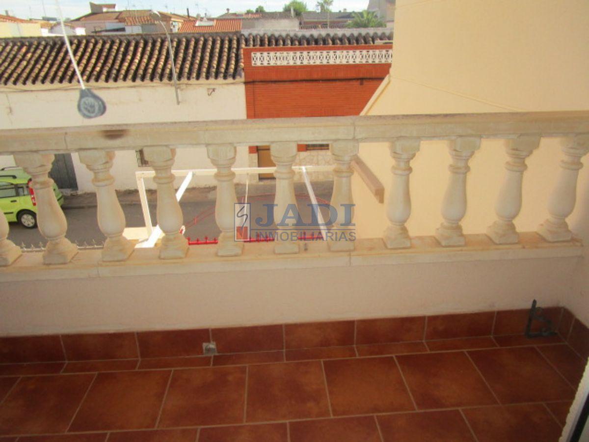 For sale of house in Valdepeñas