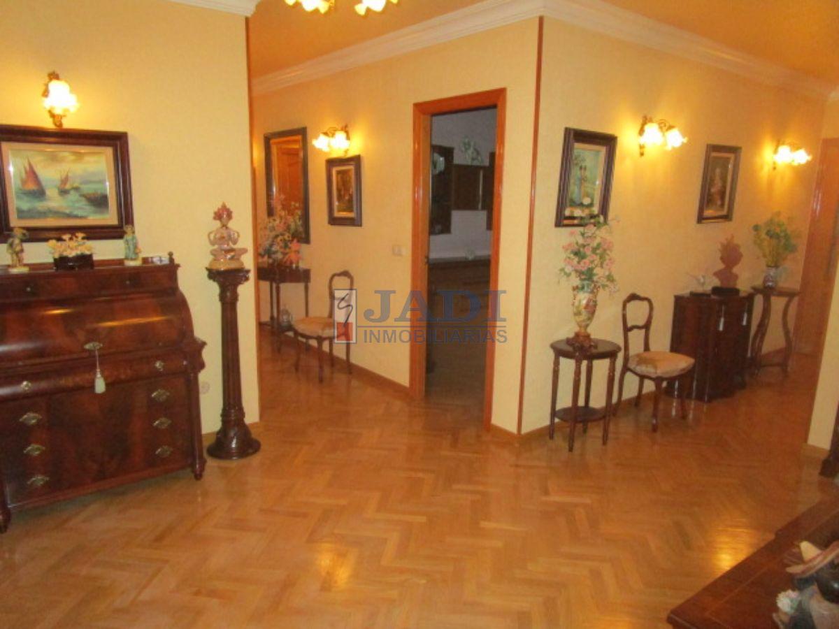 For sale of house in Valdepeñas