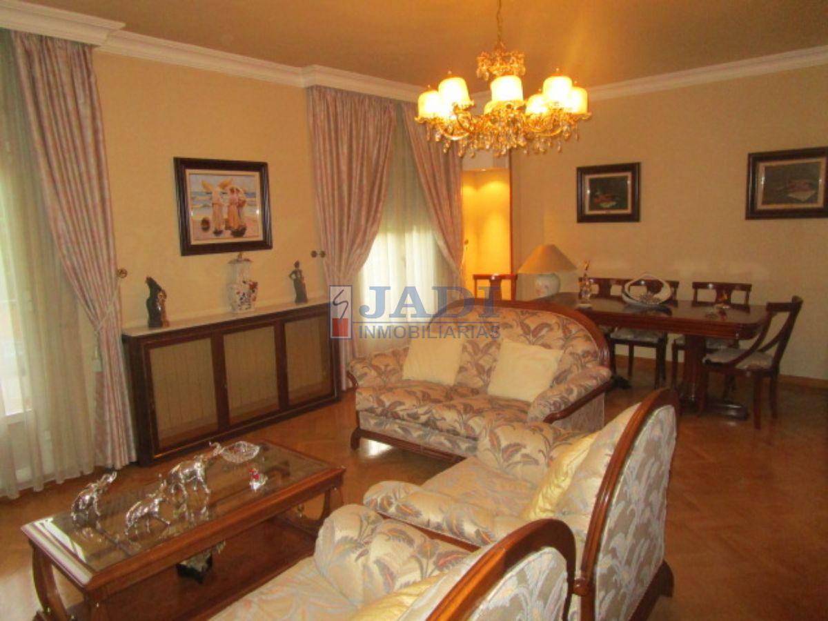 For sale of house in Valdepeñas