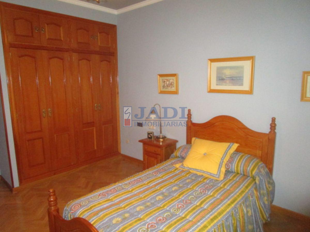 For sale of house in Valdepeñas