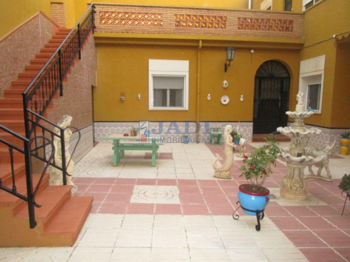 For sale of house in Valdepeñas