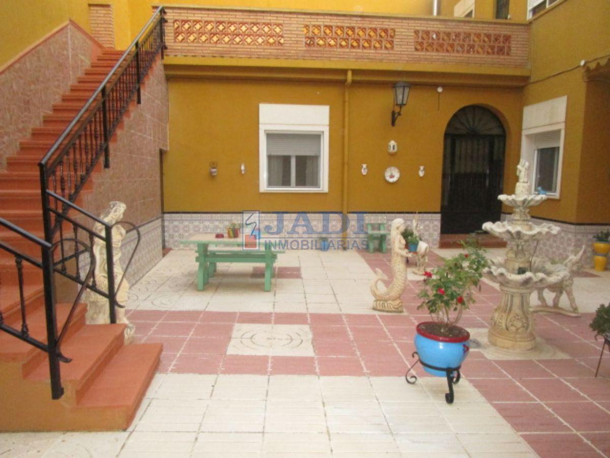 For sale of house in Valdepeñas