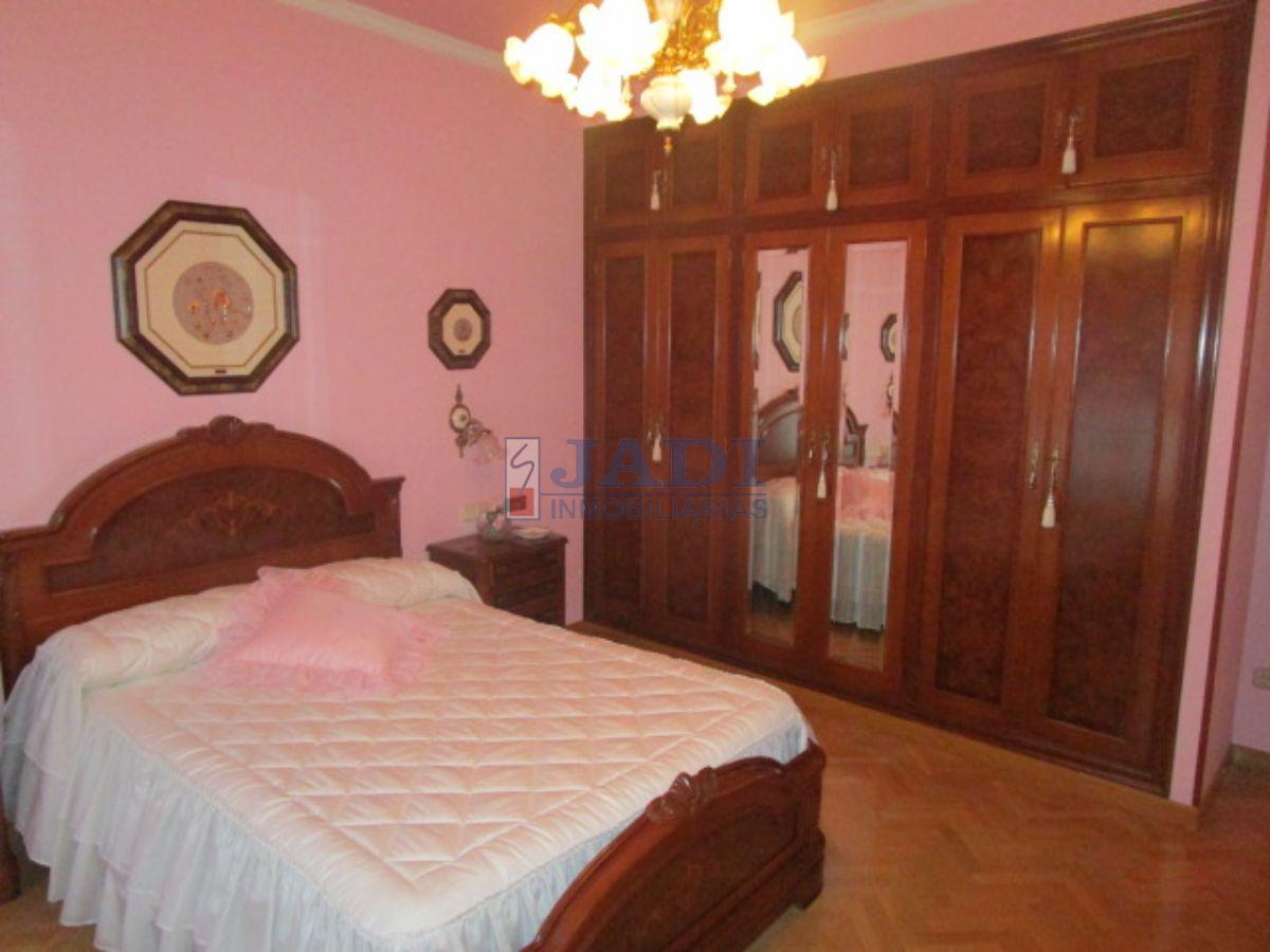 For sale of house in Valdepeñas