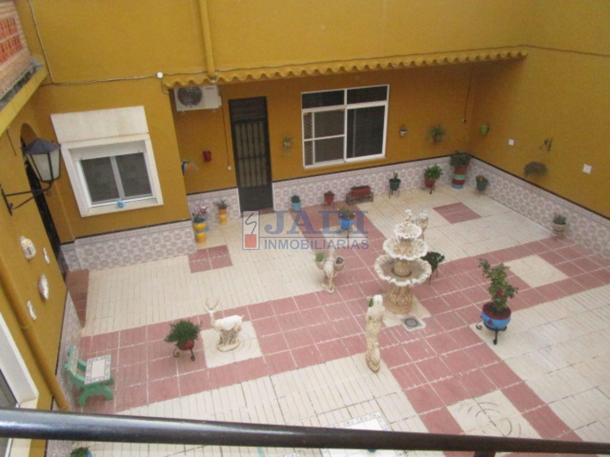 For sale of house in Valdepeñas