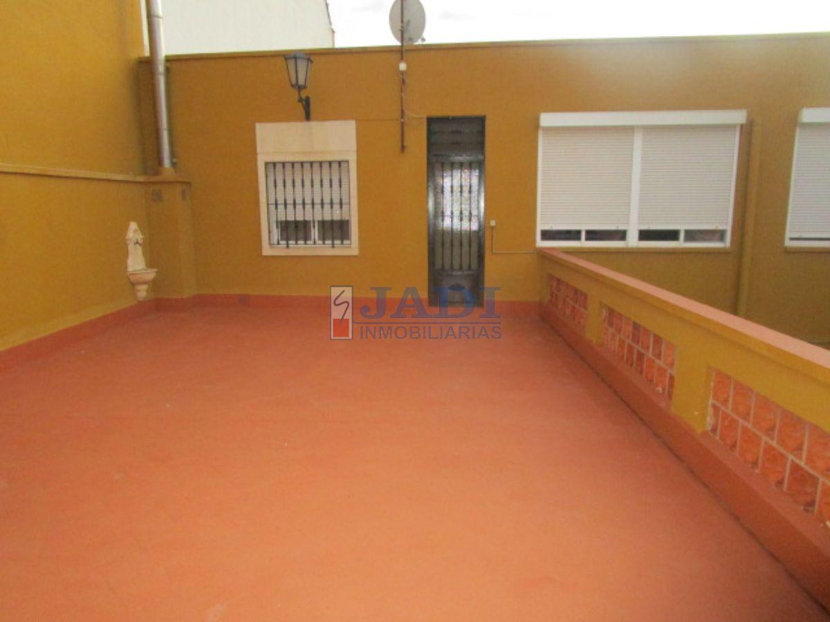 For sale of house in Valdepeñas