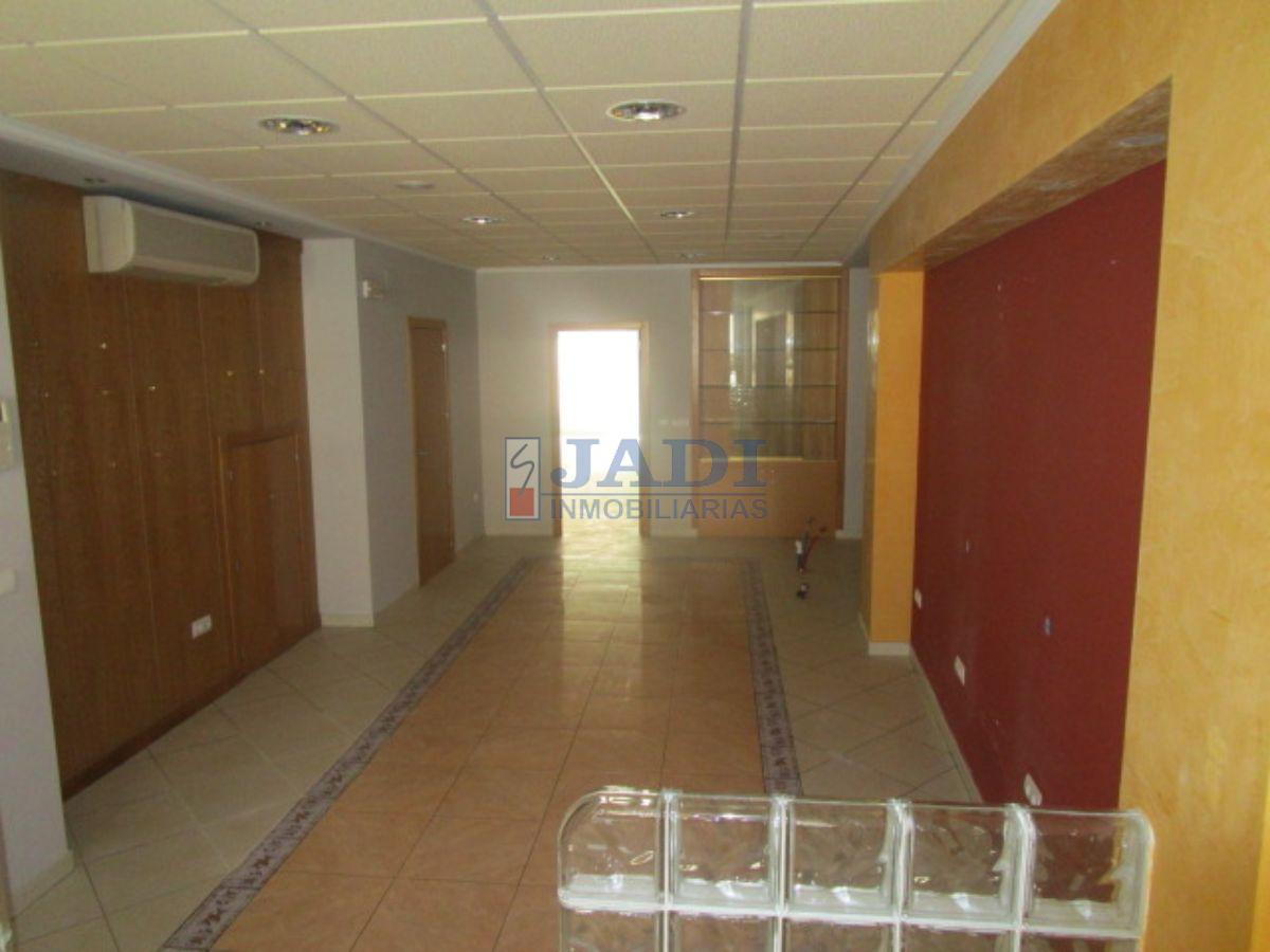 Alquiler de local comercial en Valdepeñas