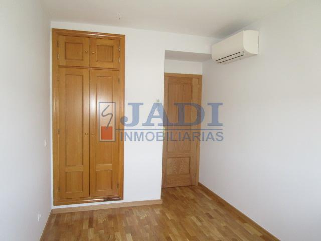 For rent of flat in Valdepeñas