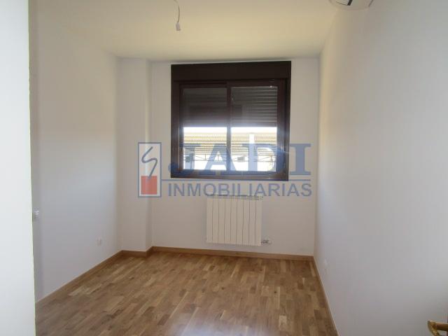 For rent of flat in Valdepeñas