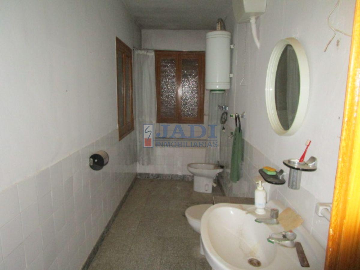 For sale of house in Valdepeñas